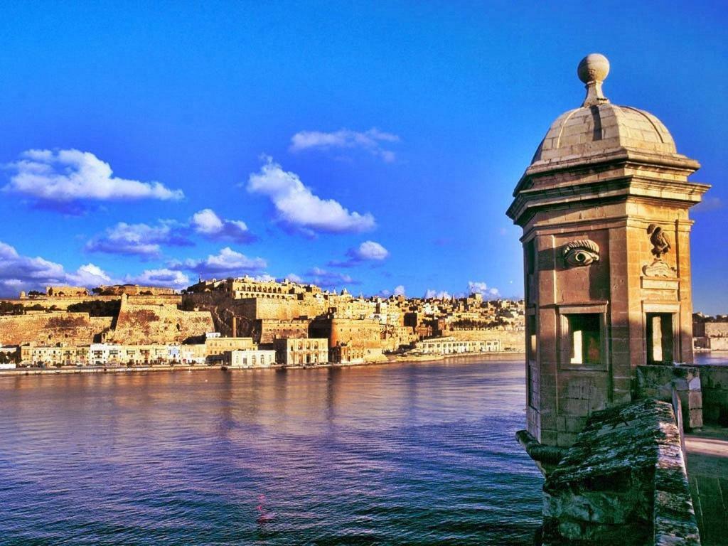 Apartament Cosy 1Br Penthouse With Terrace, Great Location Gzira Zewnętrze zdjęcie