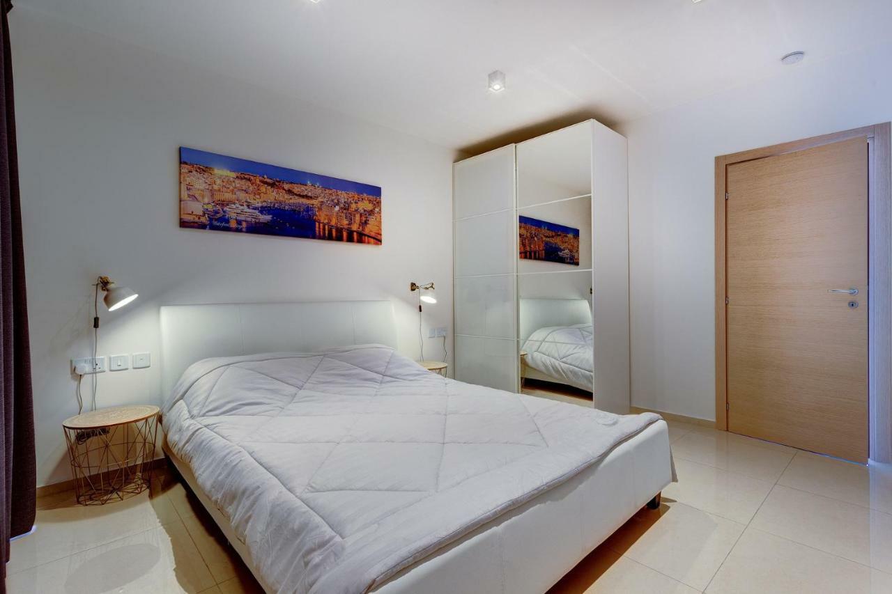 Apartament Cosy 1Br Penthouse With Terrace, Great Location Gzira Zewnętrze zdjęcie